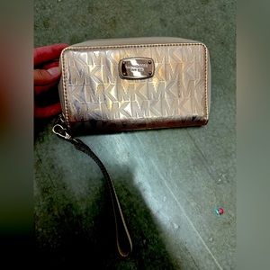 Michael Kors Wristlet Wallet